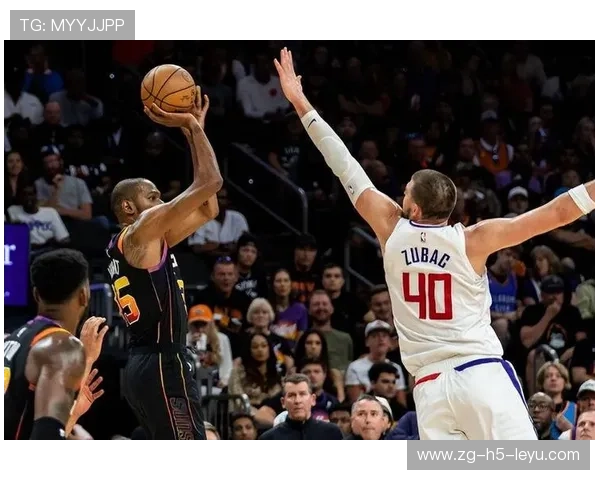 快船终场前关键盖帽赢得媒体热评